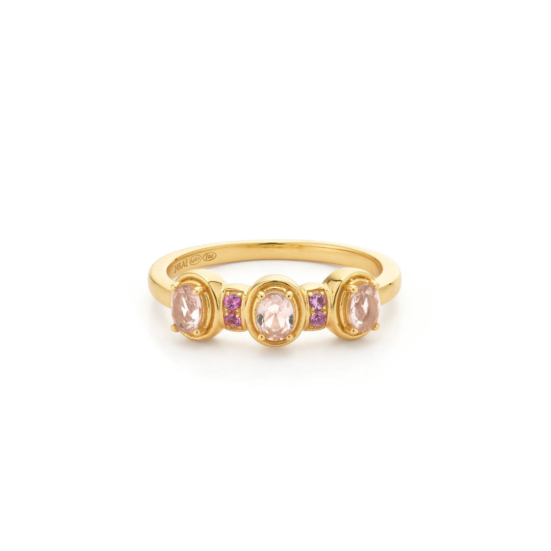 Ring with pink stones