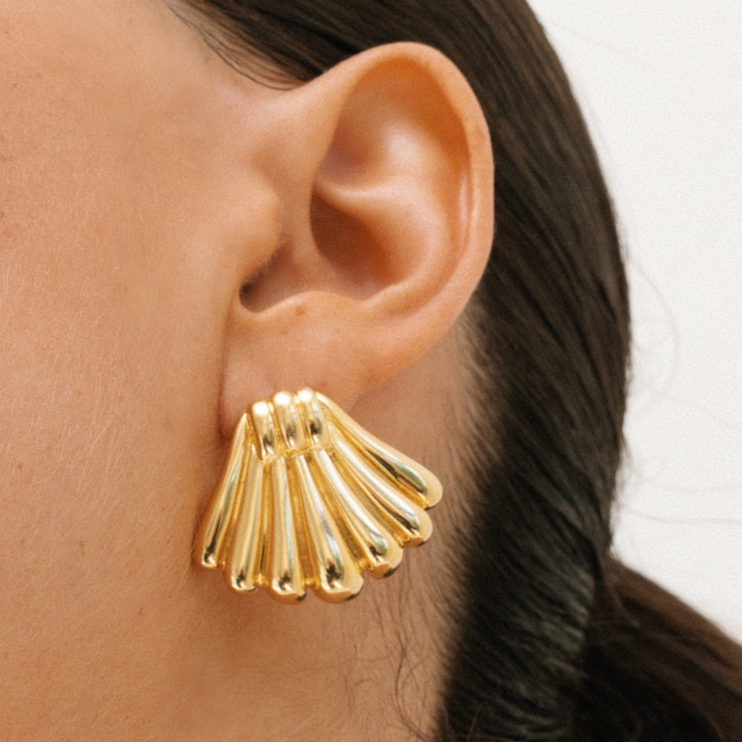 Shell-shaped statement earrings - 424107Y